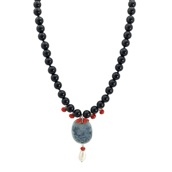 Collana Regina della Notte in Onice Nero e Cammeo