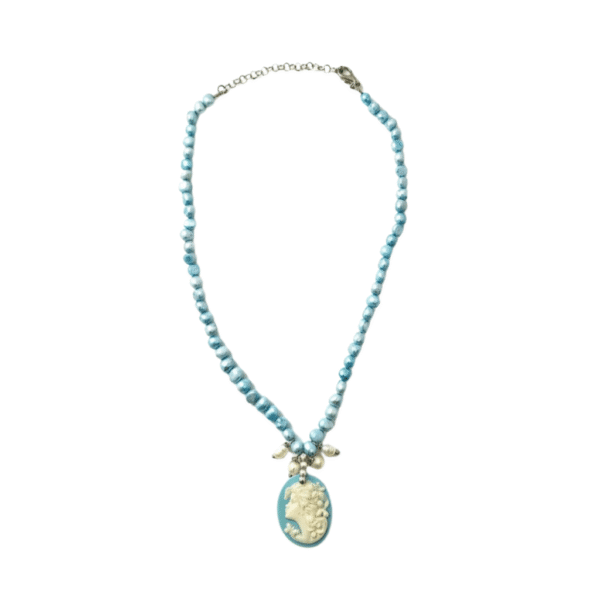 Collana Stile Positano con Cammeo Azzurro e Perle - immagine 3