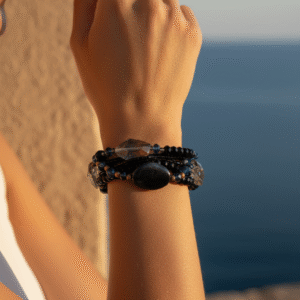 bracciale-multifilo-onice-nero-cristalli-donna-elegante-fatto-a-mano
