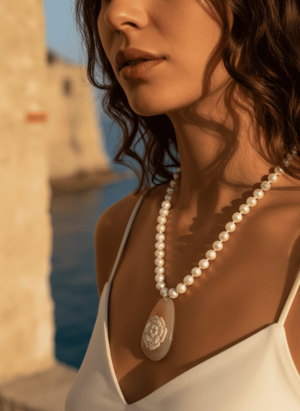 Collana di Perle Barocche con Ciondolo Onice e Cammeo - immagine 3