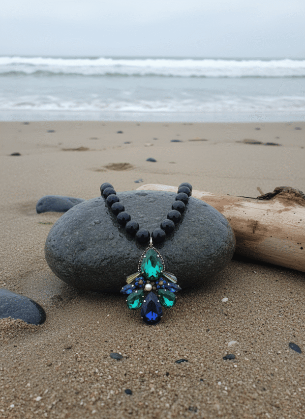Collana Onice Nero con Ciondolo Pavone - immagine 2