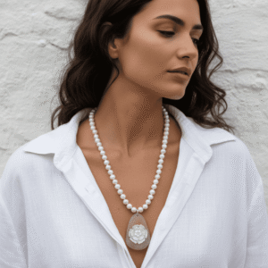Collana di Perle Barocche con Ciondolo Onice e Cammeo