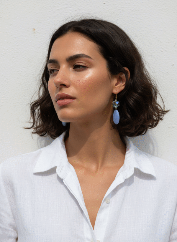 Orecchini Pendenti Blu con Cristallo Iridescente - immagine 2