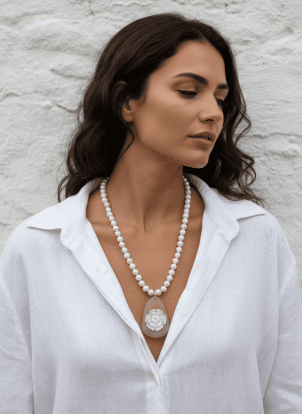Collana di Perle Barocche con Ciondolo Onice e Cammeo - immagine 2