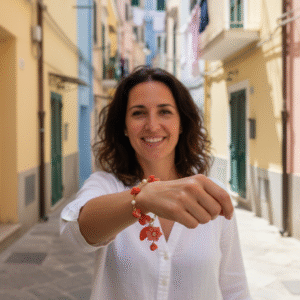 Bracciale Estivo in Corallo e Perle con Ciondolo Fiore