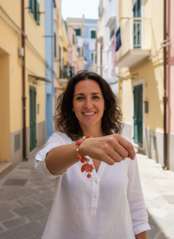 Bracciale Estivo in Corallo e Perle con Ciondolo Fiore - immagine 2