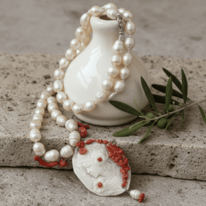 Collana Gran Dama con Cammeo, Perle e Corallo