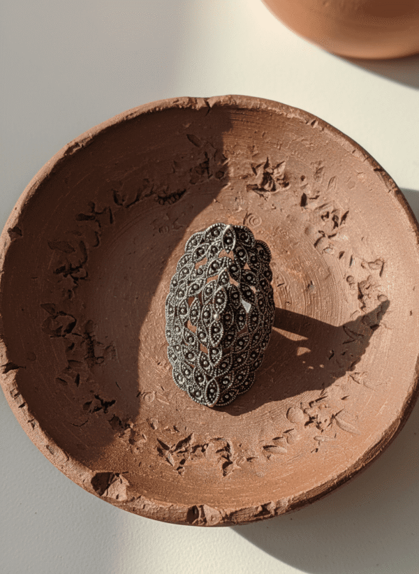 Anello a Scudo in Filigrana - immagine 3