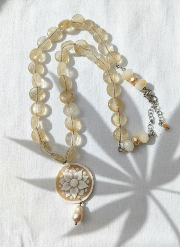 Collana Flora con Agata, Cammeo e Perla Barocca - immagine 2