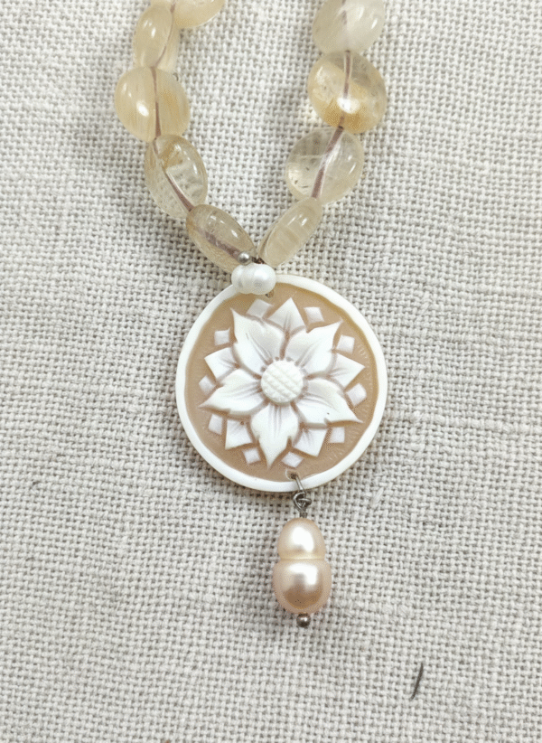 Collana Flora con Agata, Cammeo e Perla Barocca - immagine 3
