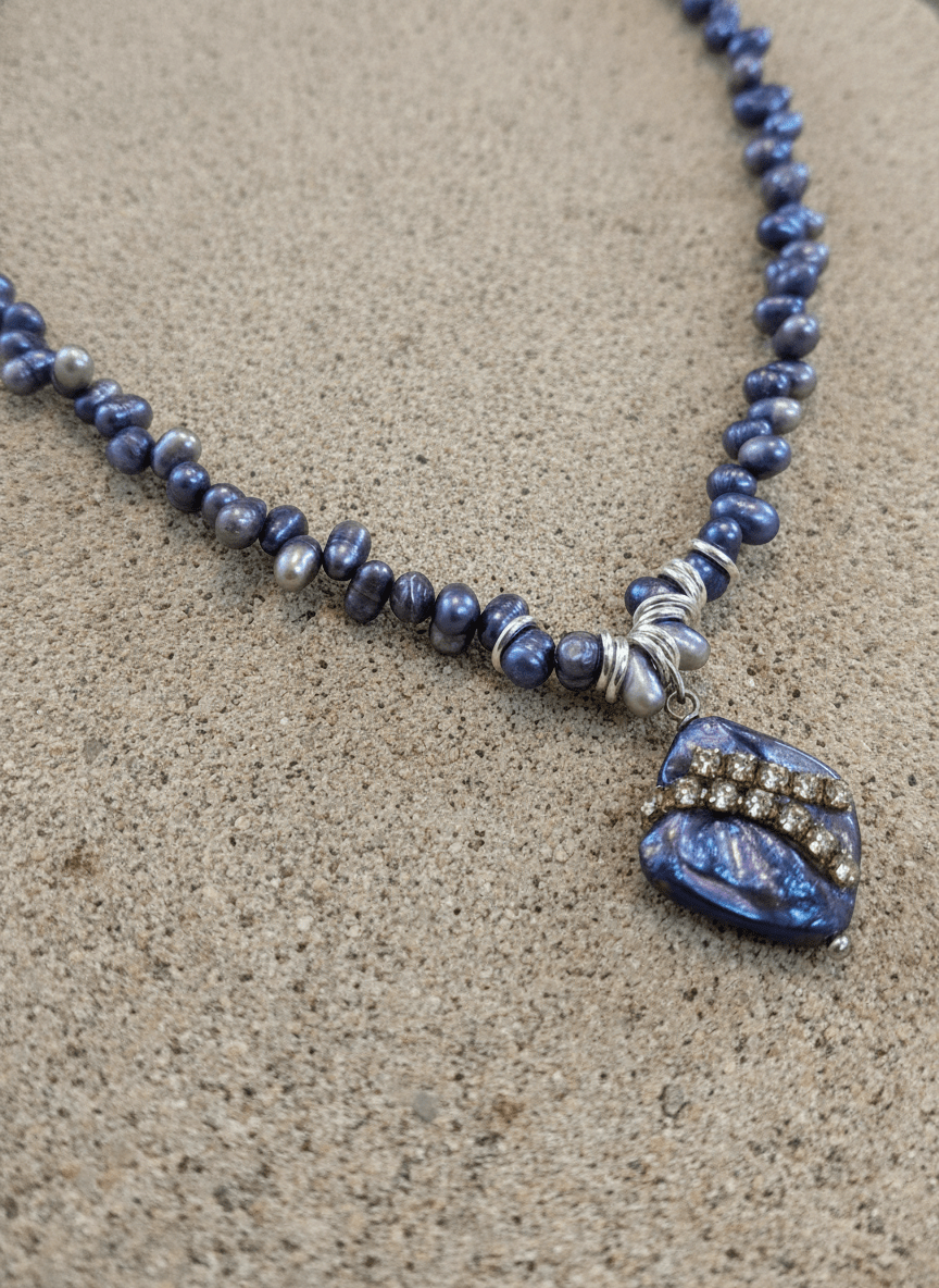 Collana Notte Stellata in Perle Blu e Madreperla - immagine 6