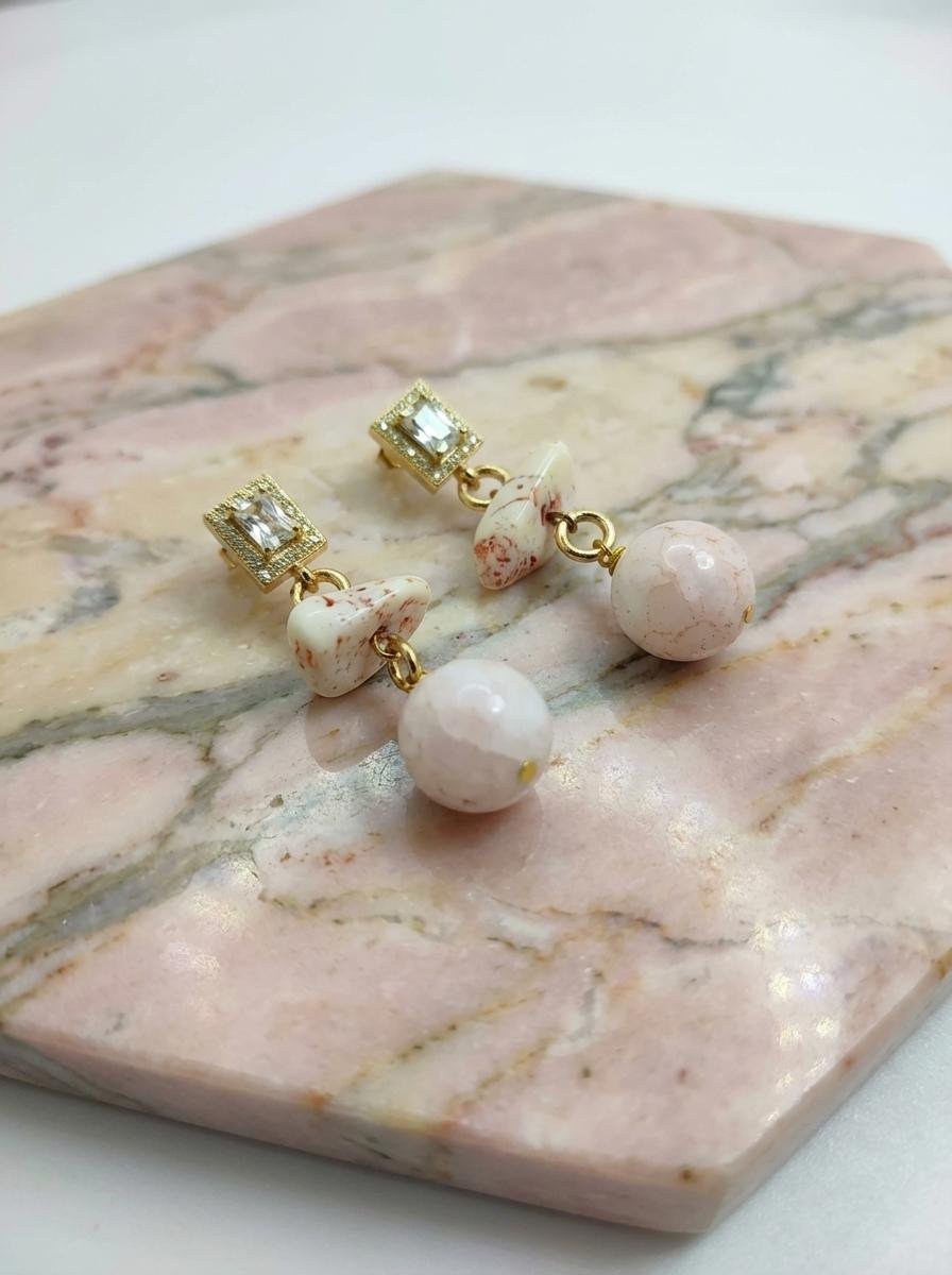 Orecchini Pendenti in Corallo Rosa, Quarzo e Cristalli - immagine 4