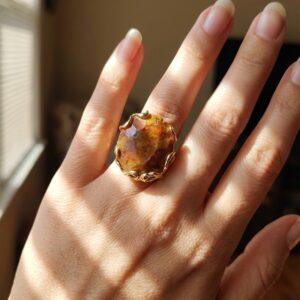 Anello con Grande Agata Crazy Lace e Montatura Dorata