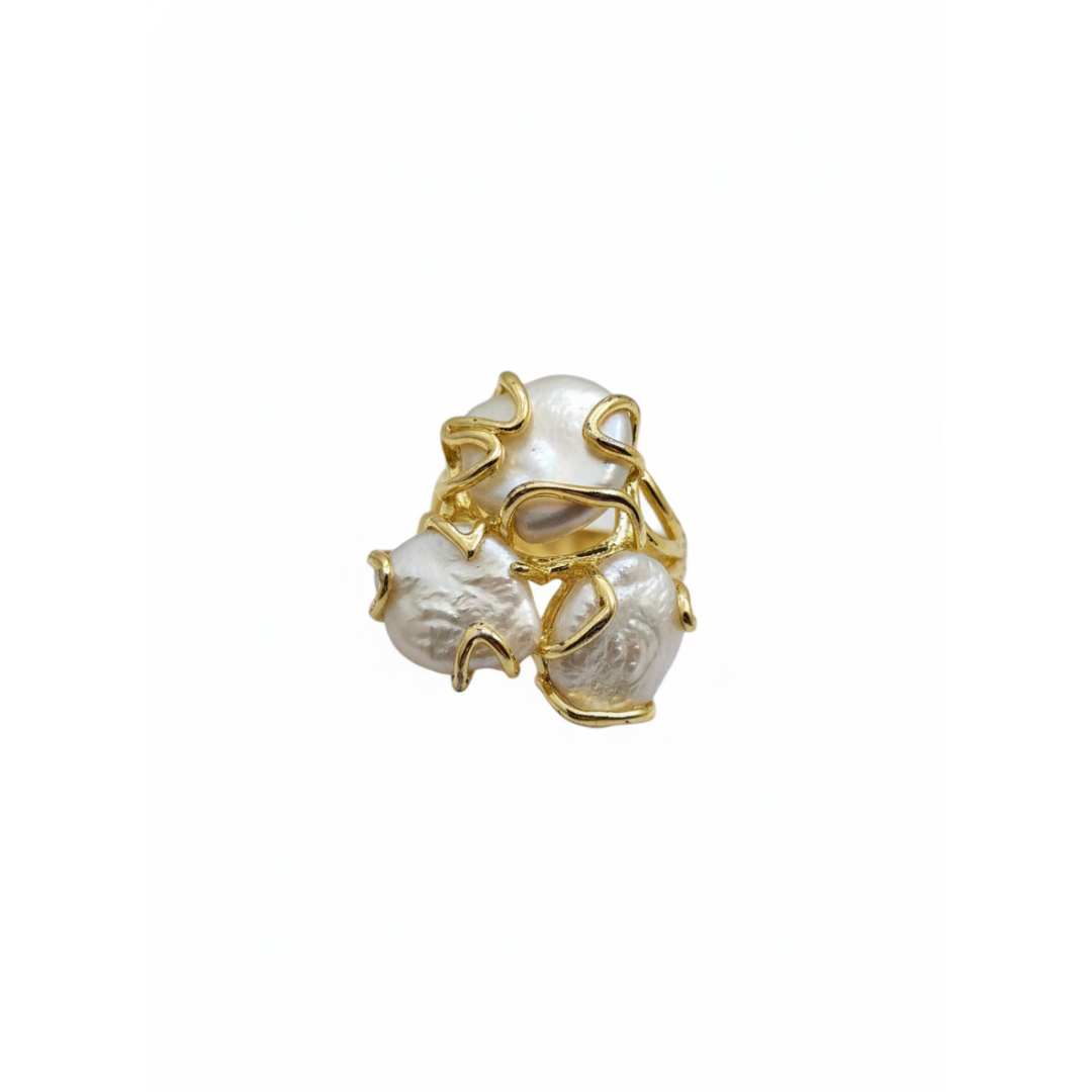 Anello Statement con Tre Perle Barocche e Design Organico