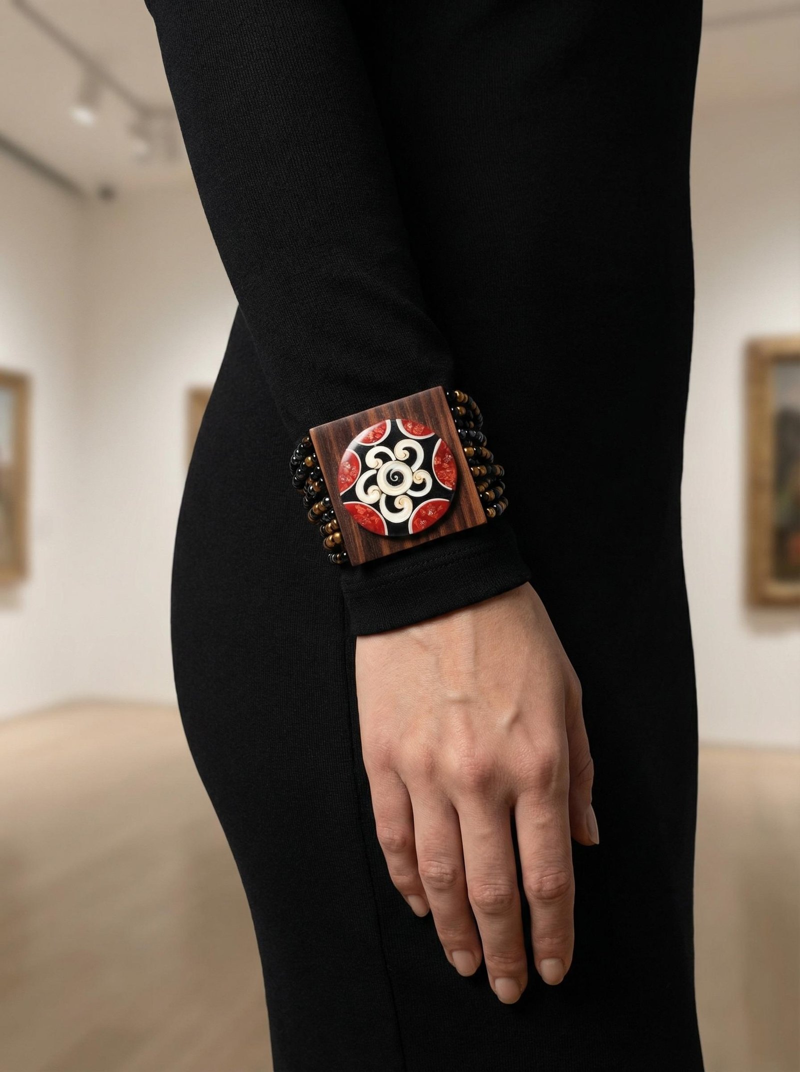 Bracciale a Fascia in Legno e Microperline Etniche - immagine 5