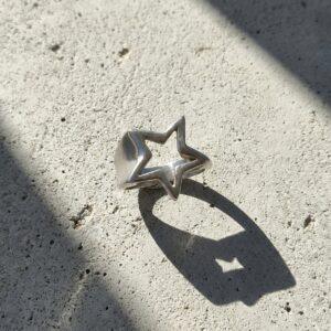 Anello Fascia in Acciaio Inox con Stella Traforata