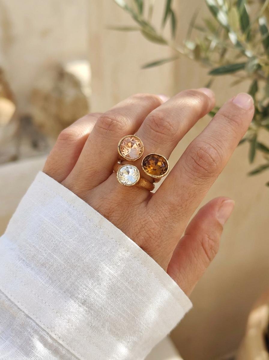 Anello Regolabile con Tris di Cristalli Colorati - immagine 2
