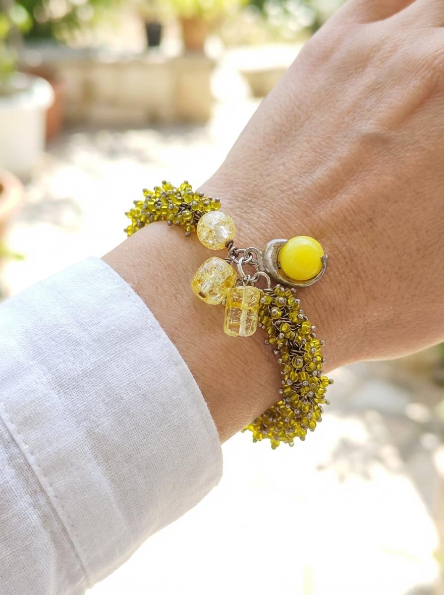 Bracciale Etnico con Agata Gialla e Intreccio di Perline - immagine 3