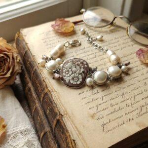 Bracciale Cammeo Sardonico e Perle Barocche in Argento 925