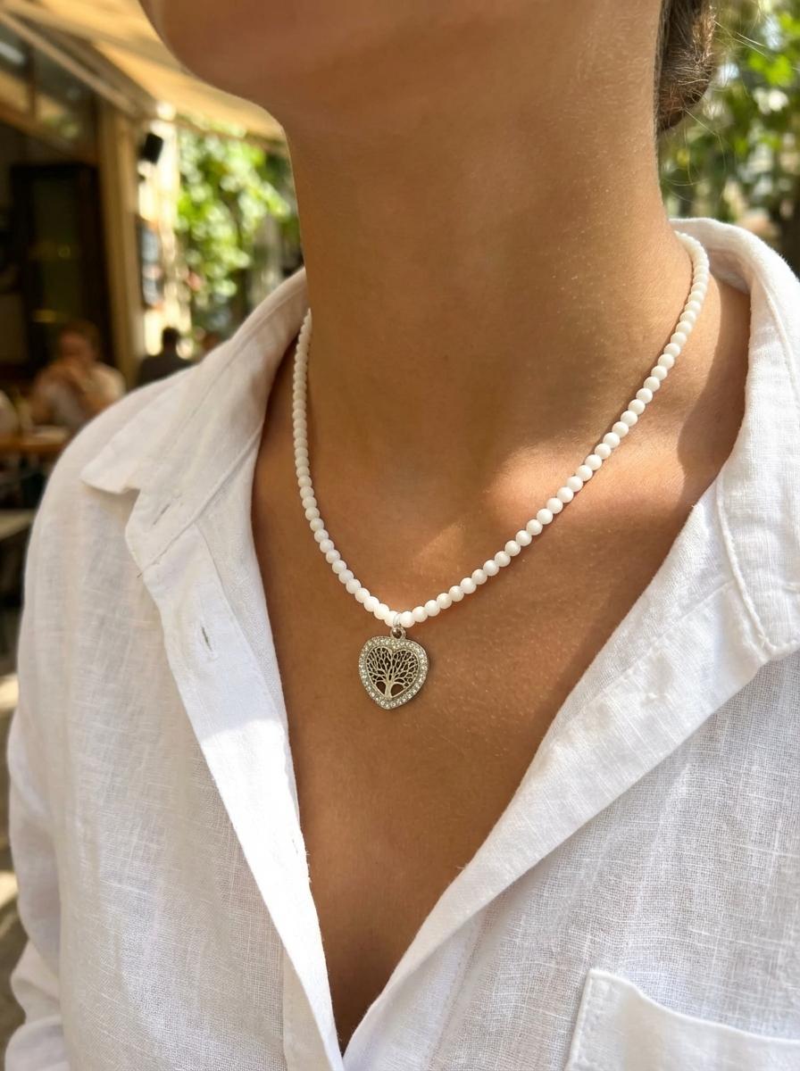 Collana Girocollo in Agata Bianca con Ciondolo Albero della Vita - immagine 3