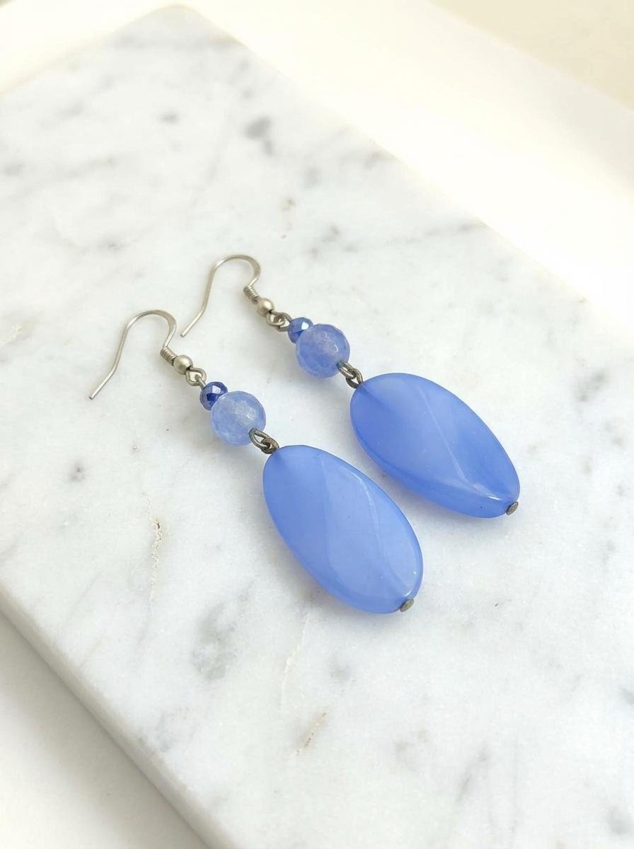 Orecchini Pendenti in Agata Blu e Goccia in Resina - immagine 2