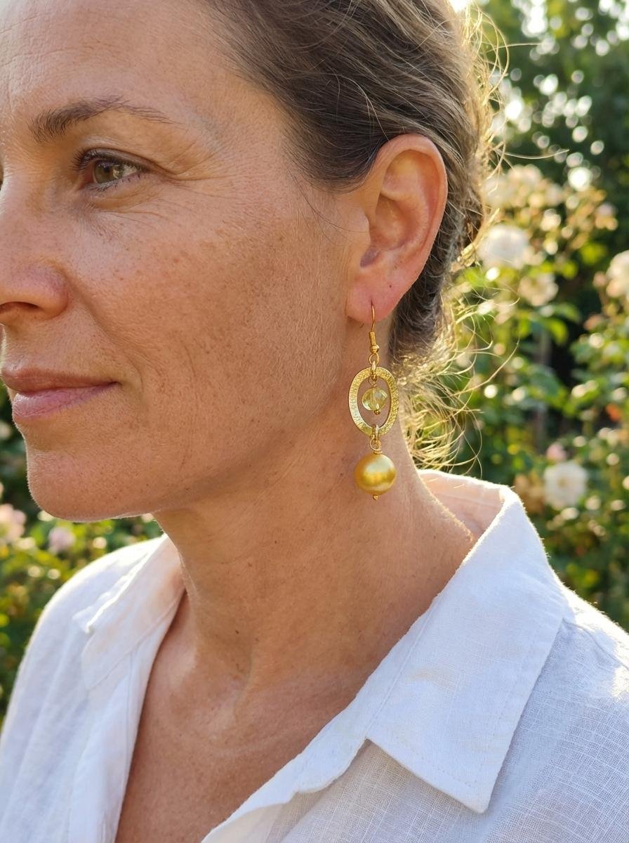 Orecchini Pendenti con Cristallo Giallo e Perla Satinata - immagine 3