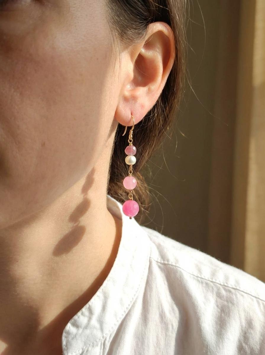 Orecchini Pendenti in Quarzo Rosa e Pietre Naturali Fucsia - immagine 3